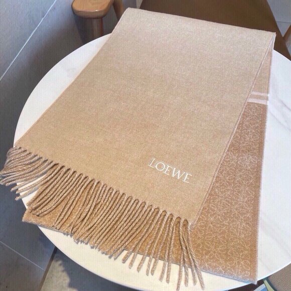 👑👑Loewe Cream scarf